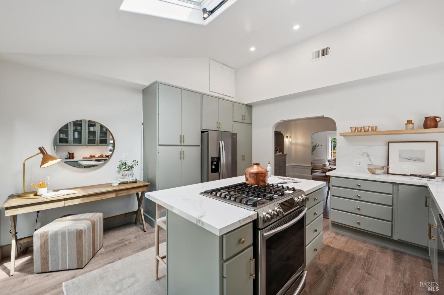 Detail Gallery Image 22 of 46 For 20 Scenic Rd, Fairfax,  CA 94930 - 2 Beds | 1 Baths