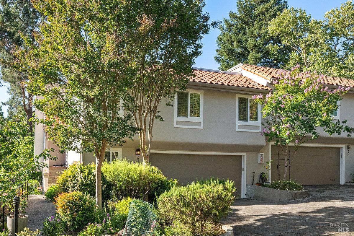 Detail Gallery Image 2 of 45 For 206 Paseo Bernal Unkn, Moraga,  CA 94556 - 3 Beds | 3 Baths
