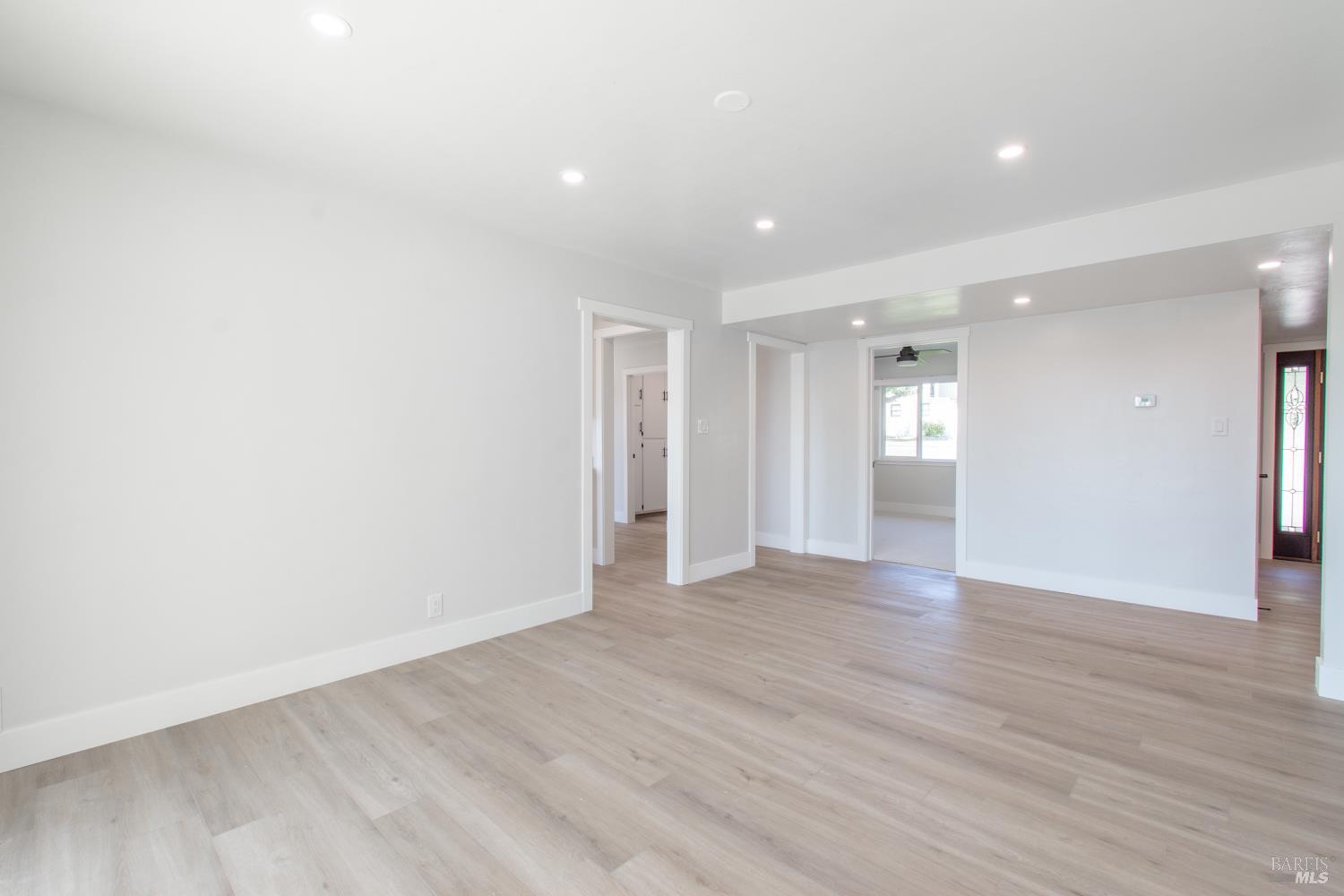 Detail Gallery Image 31 of 64 For 406 El Camino Real Unkn, Vallejo,  CA 94590 - 3 Beds | 2 Baths