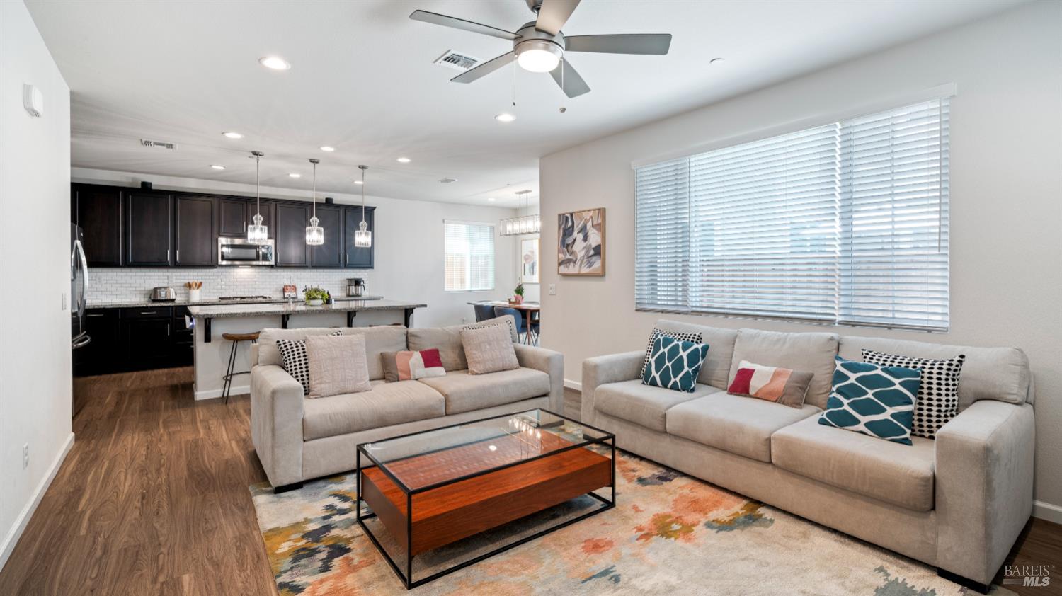 Detail Gallery Image 6 of 30 For 2129 Kingwood Rd, Rohnert Park,  CA 94928 - 3 Beds | 2/1 Baths