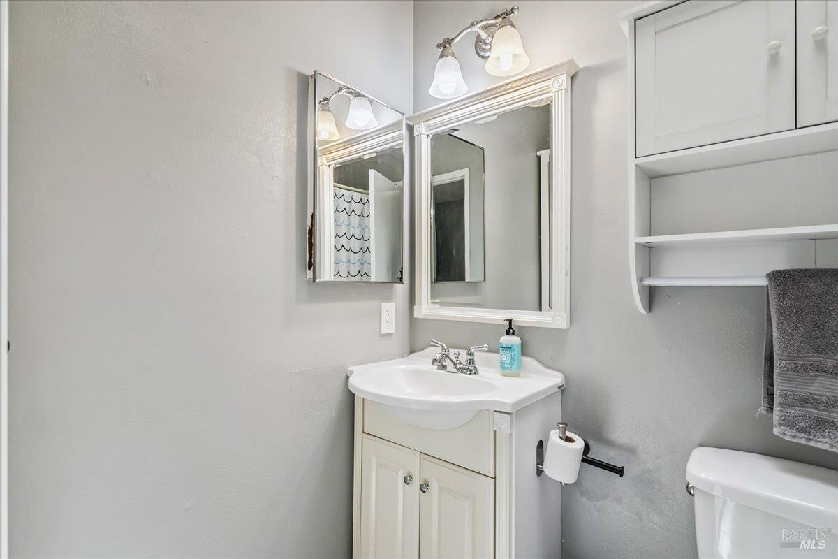 Detail Gallery Image 25 of 30 For 248 Essex Way, Benicia,  CA 94510 - 4 Beds | 2/1 Baths