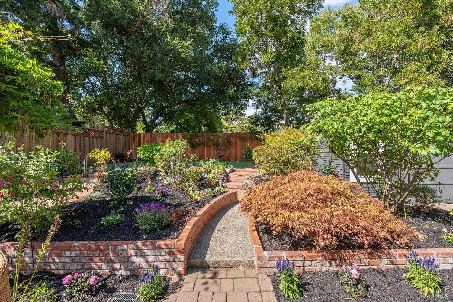 Detail Gallery Image 39 of 46 For 20 Scenic Rd, Fairfax,  CA 94930 - 2 Beds | 1 Baths