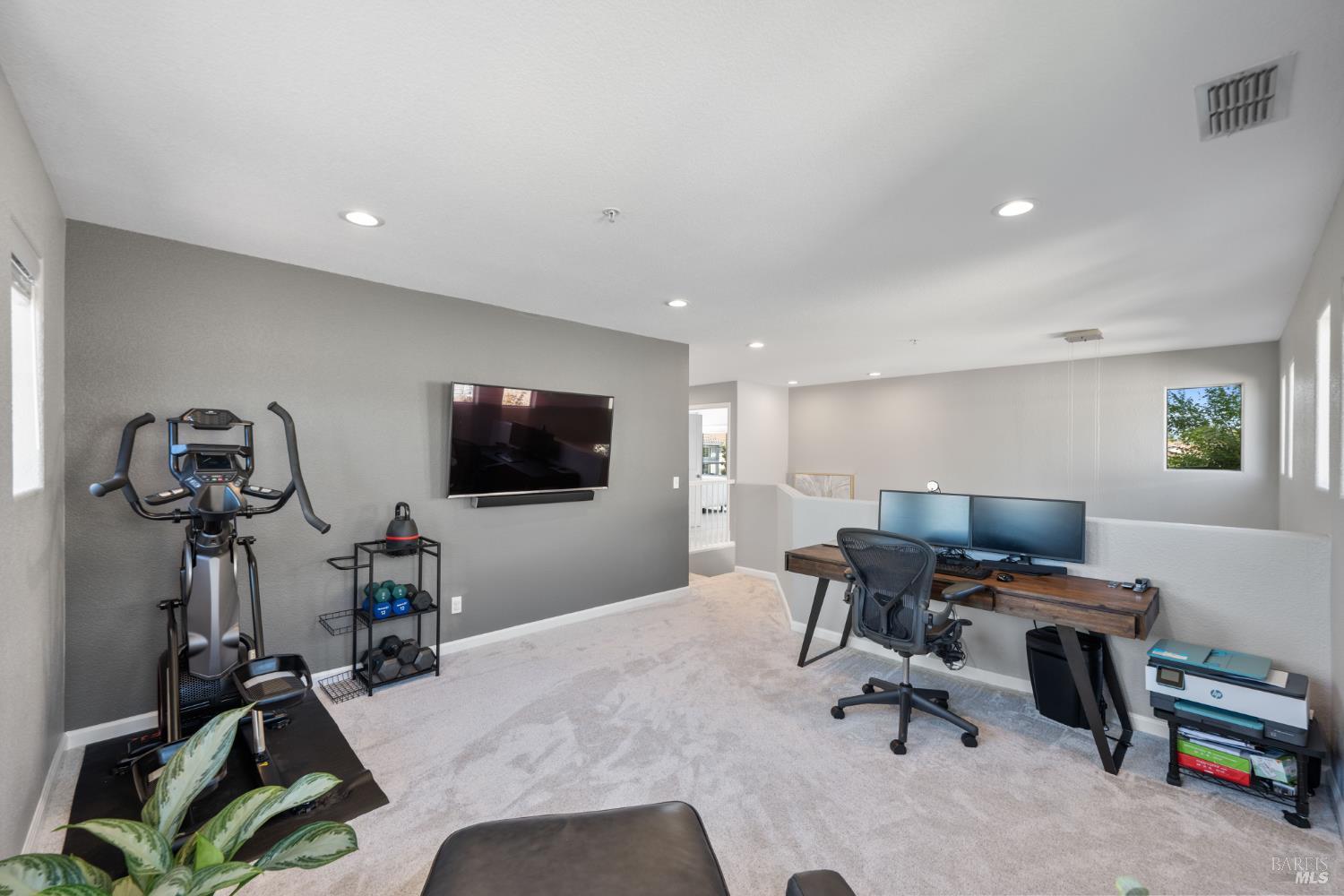 Detail Gallery Image 44 of 95 For 90 S Newport Dr, Napa,  CA 94559 - 4 Beds | 2/1 Baths