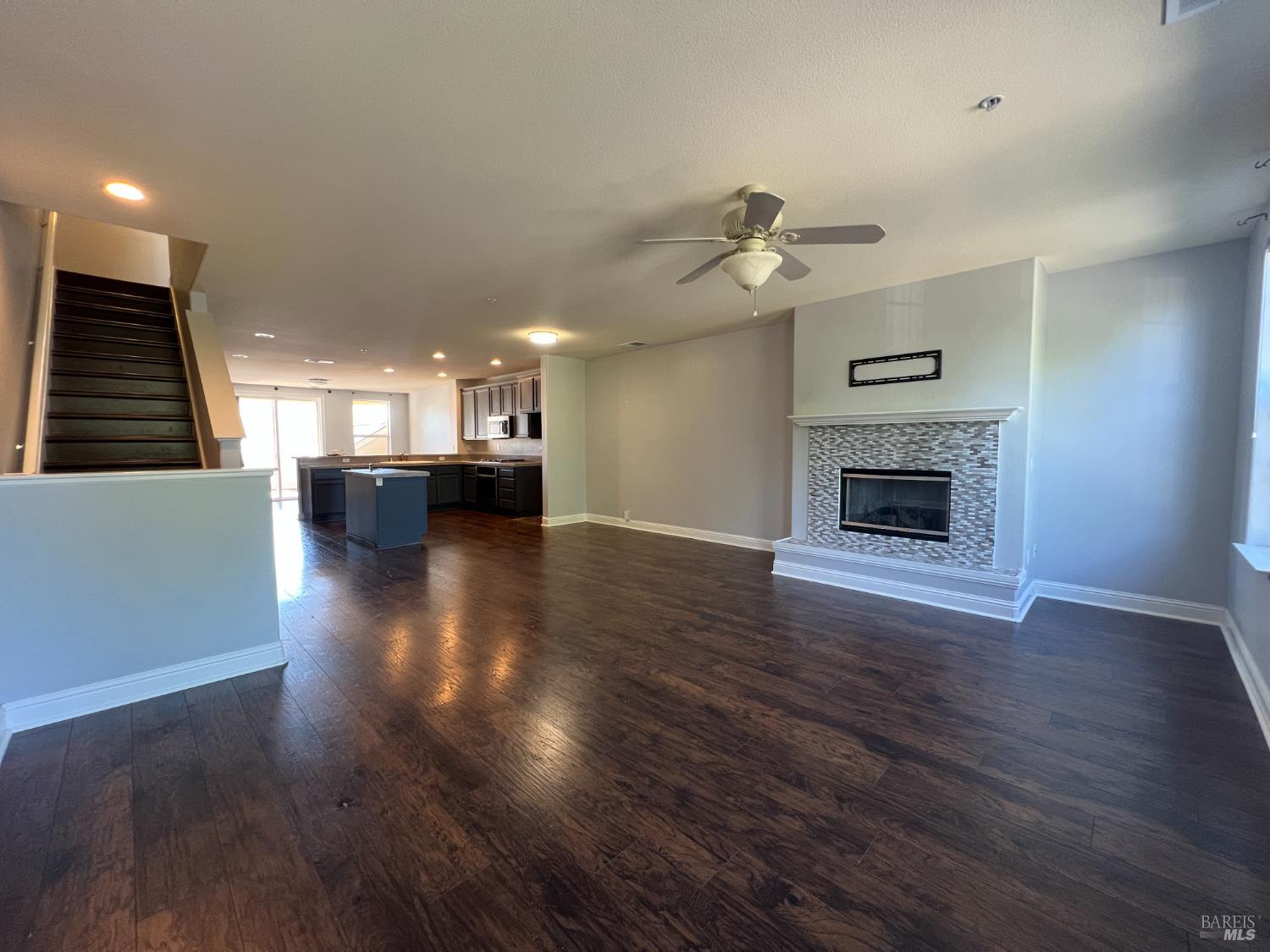Detail Gallery Image 4 of 22 For 848 Mcclelland Dr #U4,  Windsor,  CA 95492 - 3 Beds | 2/1 Baths