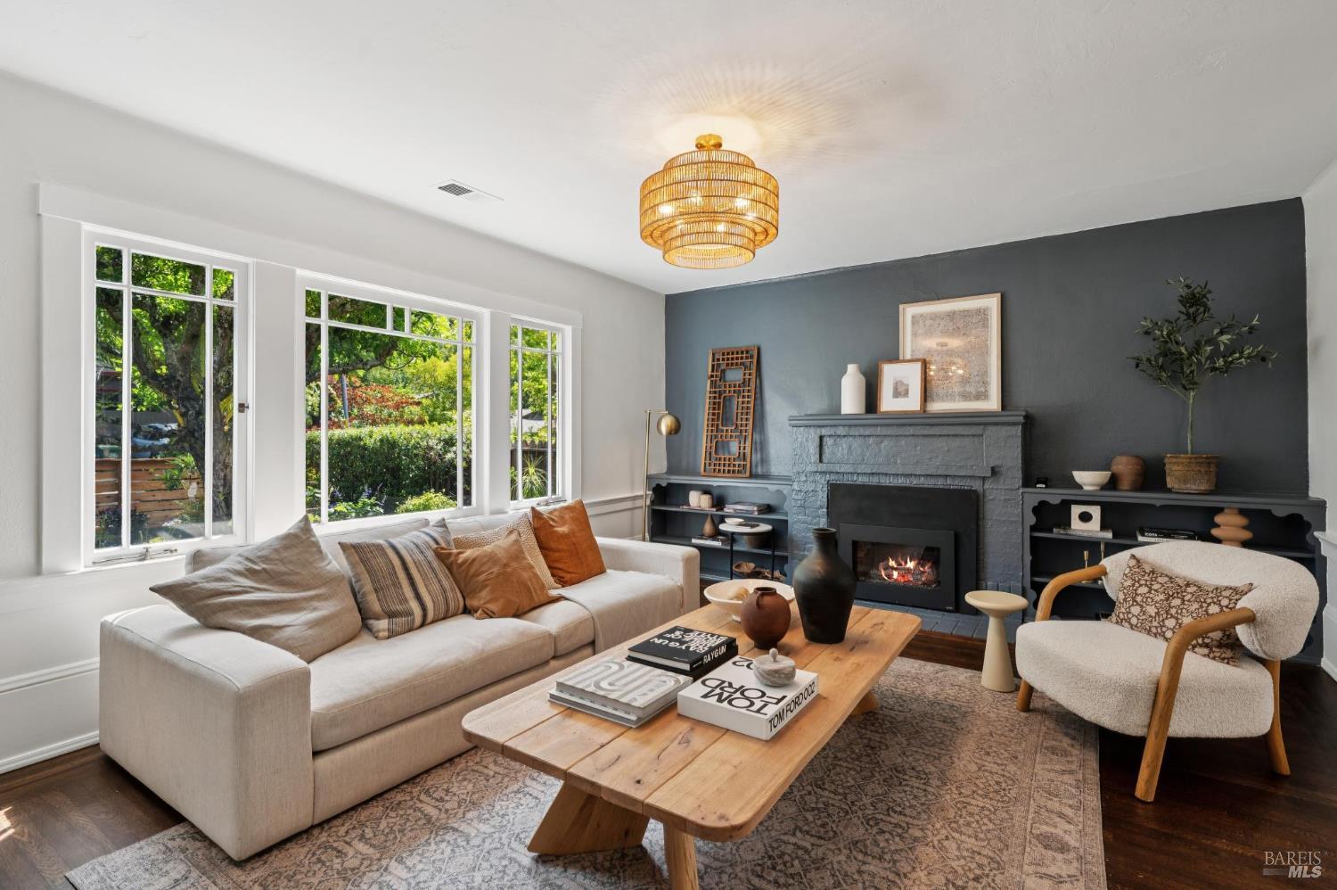 Detail Gallery Image 9 of 46 For 20 Scenic Rd, Fairfax,  CA 94930 - 2 Beds | 1 Baths