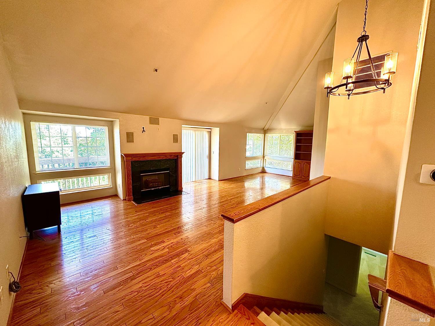 Detail Gallery Image 4 of 23 For 16 Knoll Dr, Fairfield,  CA 94534 - 2 Beds | 2/1 Baths