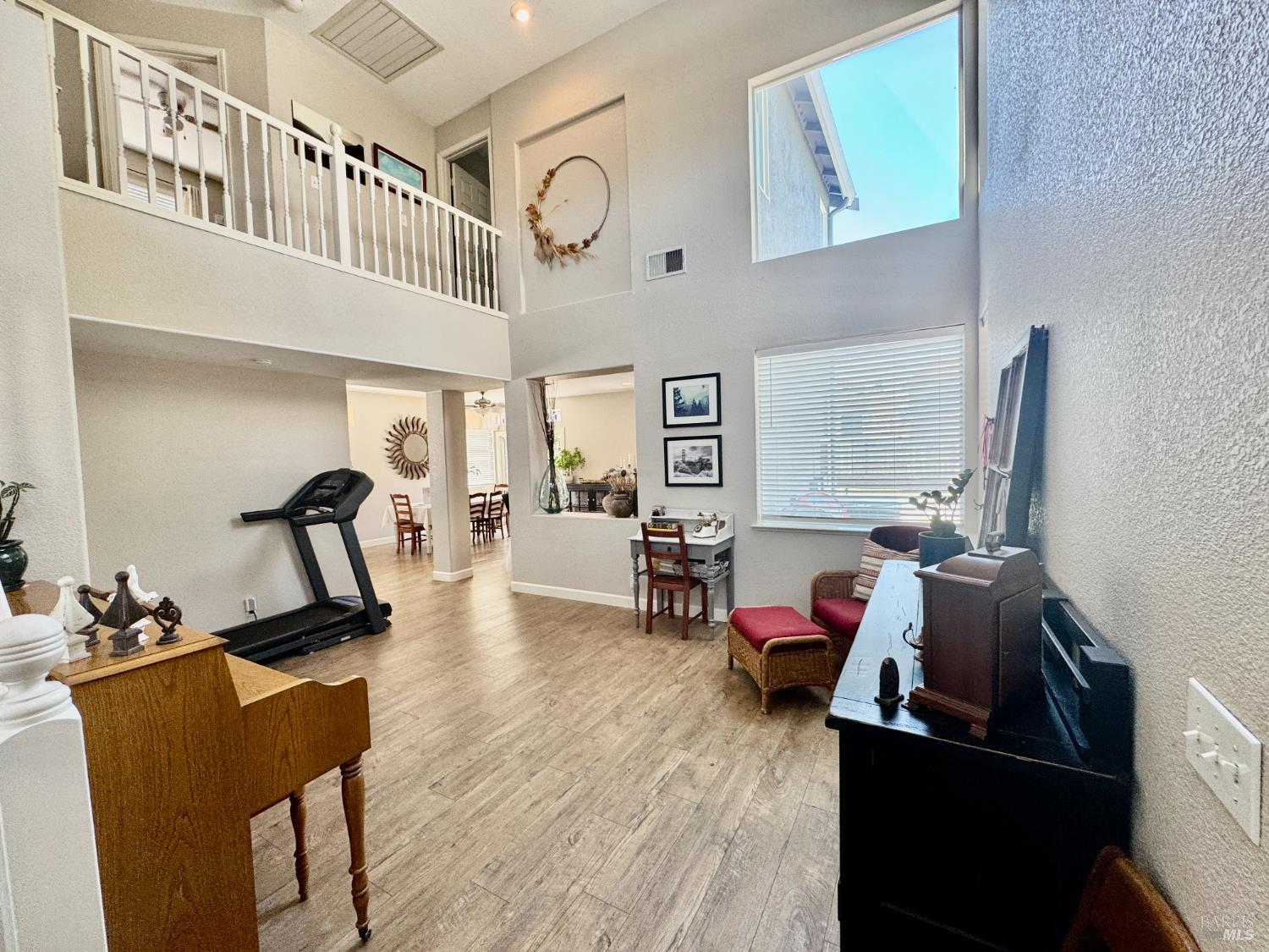 Detail Gallery Image 7 of 39 For 536 Blarney Cir, Vacaville,  CA 95688 - 4 Beds | 2/1 Baths