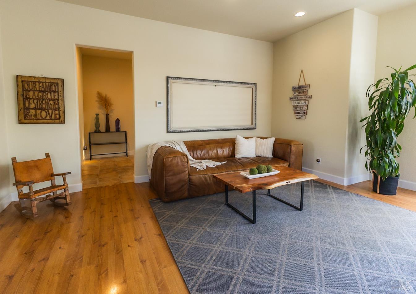 Detail Gallery Image 3 of 38 For 281 Cambria Way, Santa Rosa,  CA 95403 - 3 Beds | 2 Baths