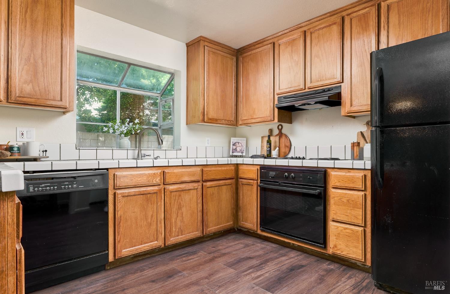 Detail Gallery Image 8 of 29 For 1325 Angela Ct, Dixon,  CA 95620 - 3 Beds | 2/1 Baths