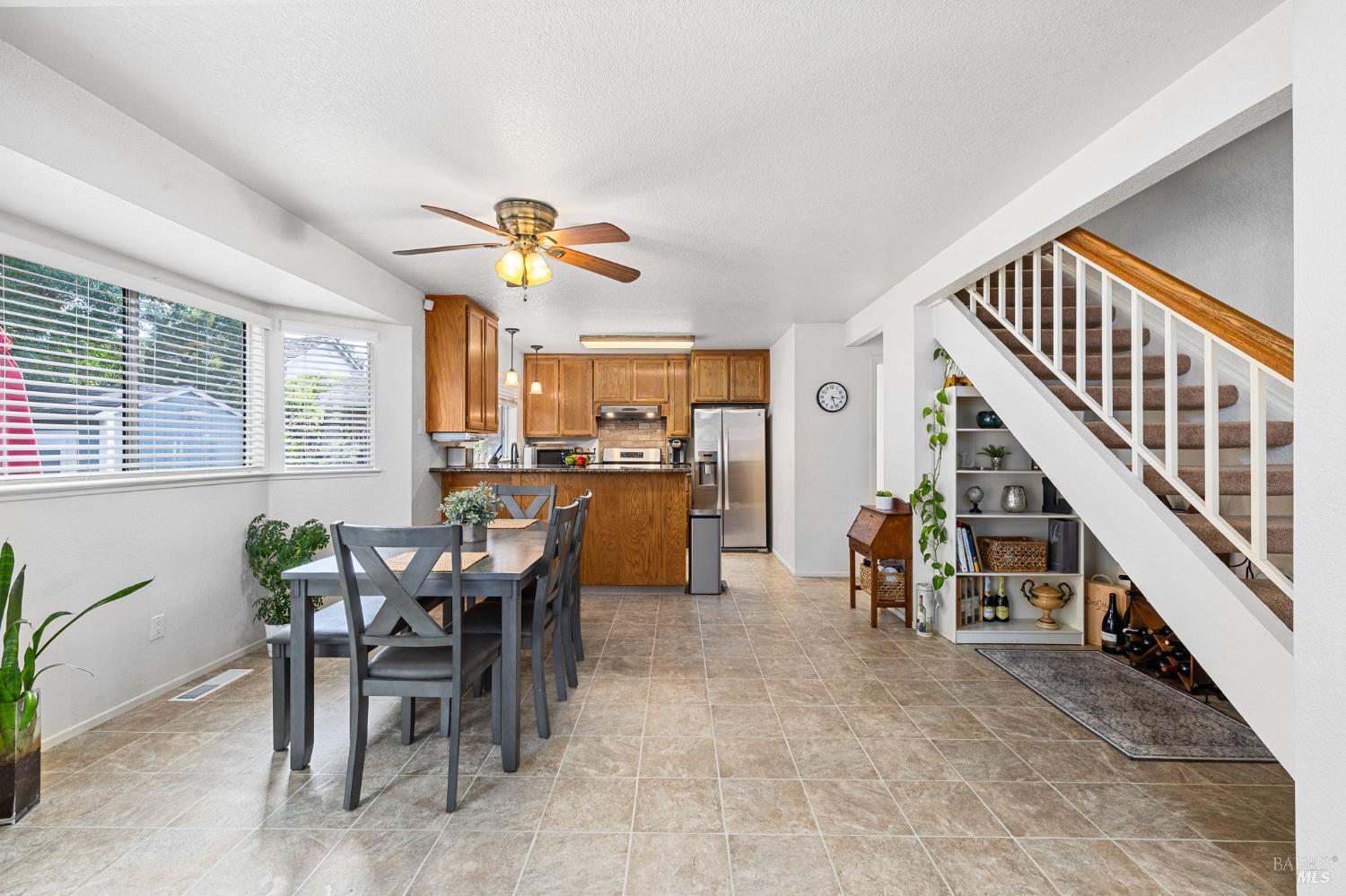 Detail Gallery Image 13 of 48 For 2344 Donahue Ave, Santa Rosa,  CA 95401 - 3 Beds | 2/1 Baths