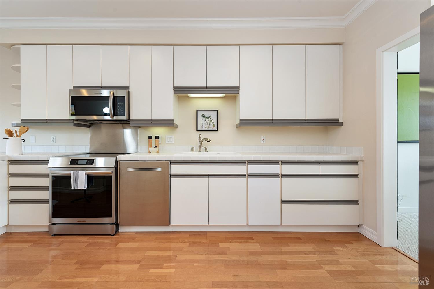 Detail Gallery Image 20 of 49 For 6029 Shelter Bay Ave, Mill Valley,  CA 94941 - 2 Beds | 2/1 Baths