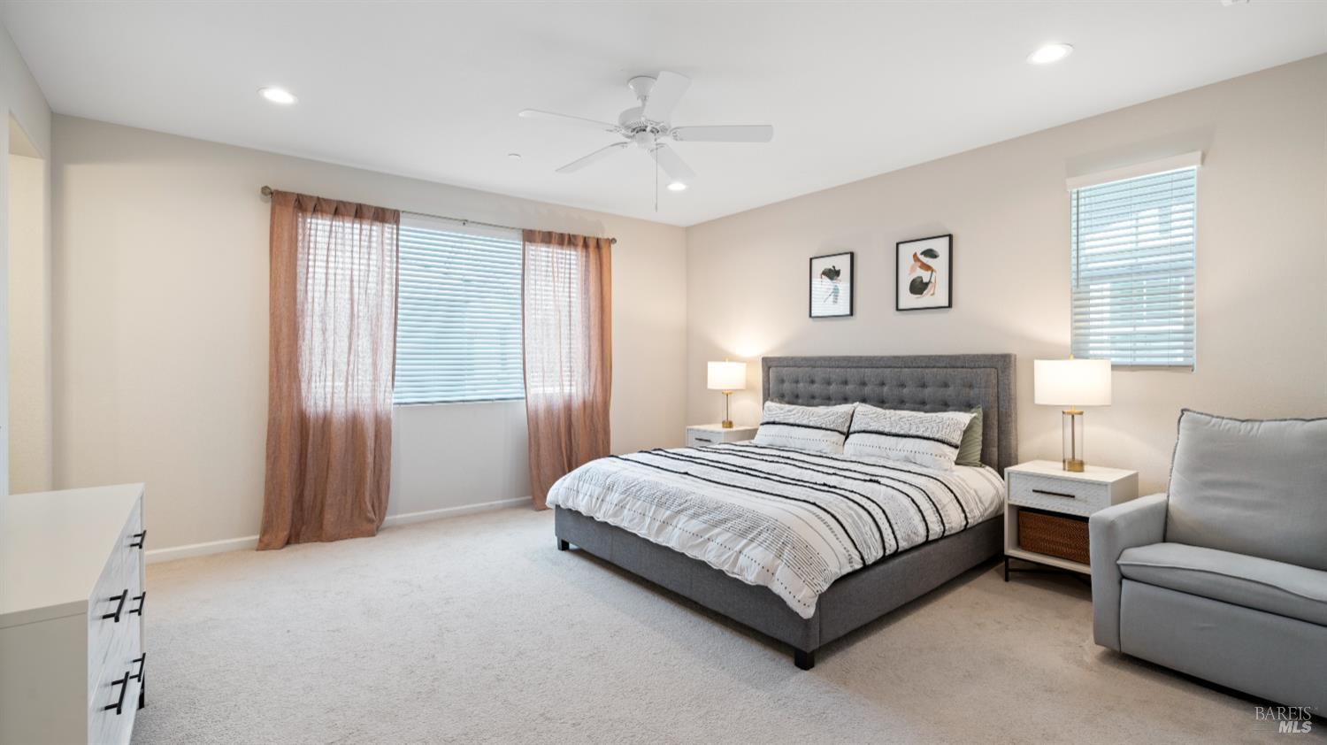 Detail Gallery Image 16 of 30 For 2129 Kingwood Rd, Rohnert Park,  CA 94928 - 3 Beds | 2/1 Baths