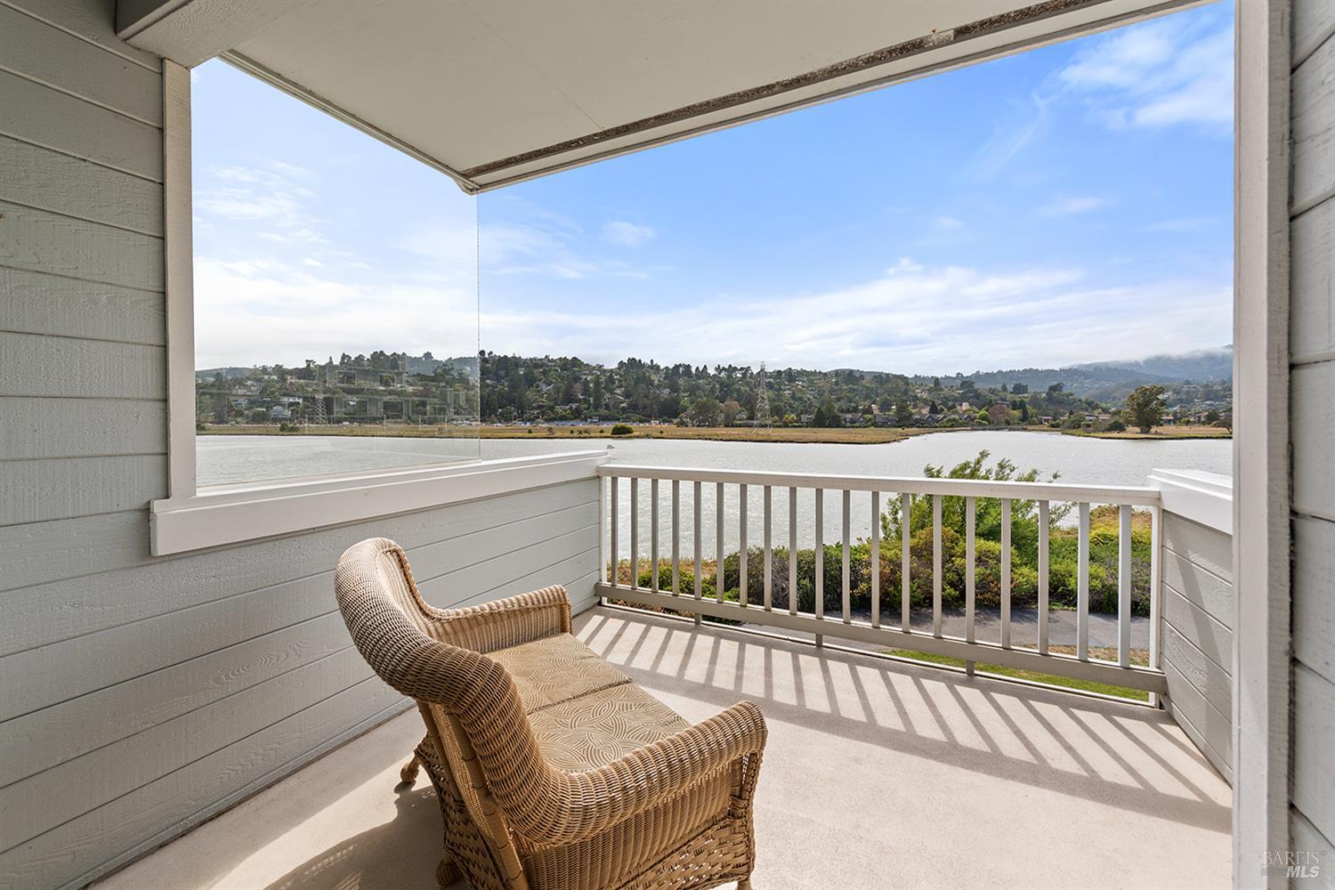 Detail Gallery Image 8 of 49 For 6029 Shelter Bay Ave, Mill Valley,  CA 94941 - 2 Beds | 2/1 Baths