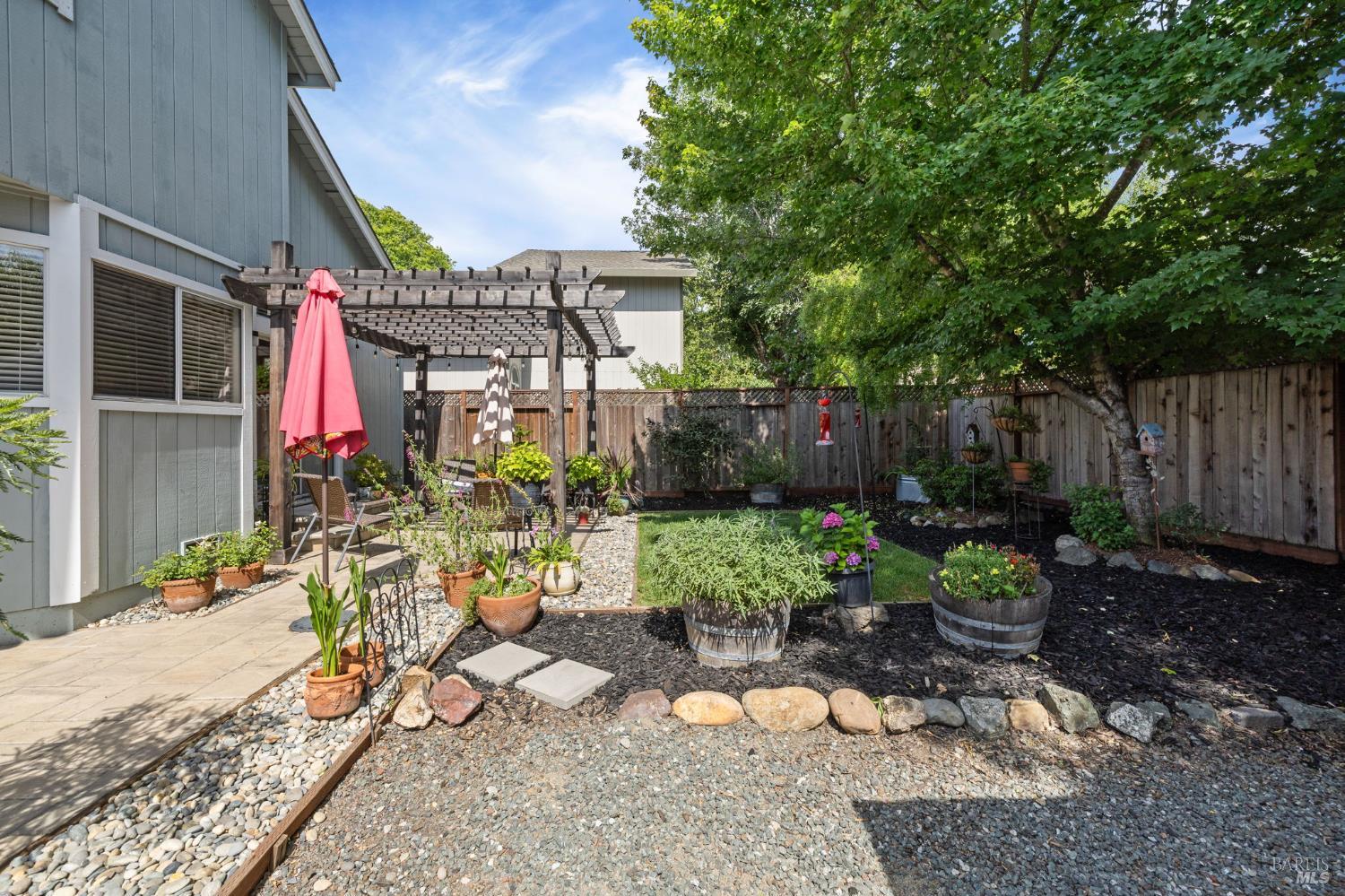 Detail Gallery Image 31 of 48 For 2344 Donahue Ave, Santa Rosa,  CA 95401 - 3 Beds | 2/1 Baths