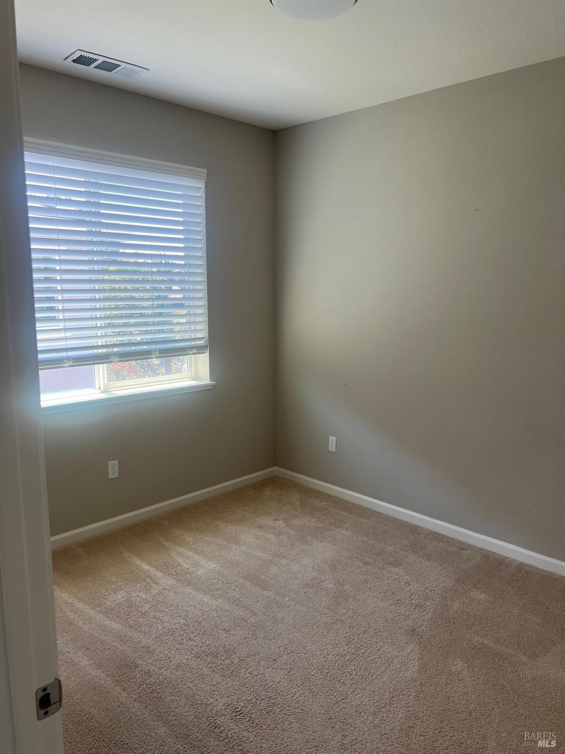 Detail Gallery Image 16 of 41 For 5025 Soprano Cir, Fairfield,  CA 94534 - 4 Beds | 2/1 Baths
