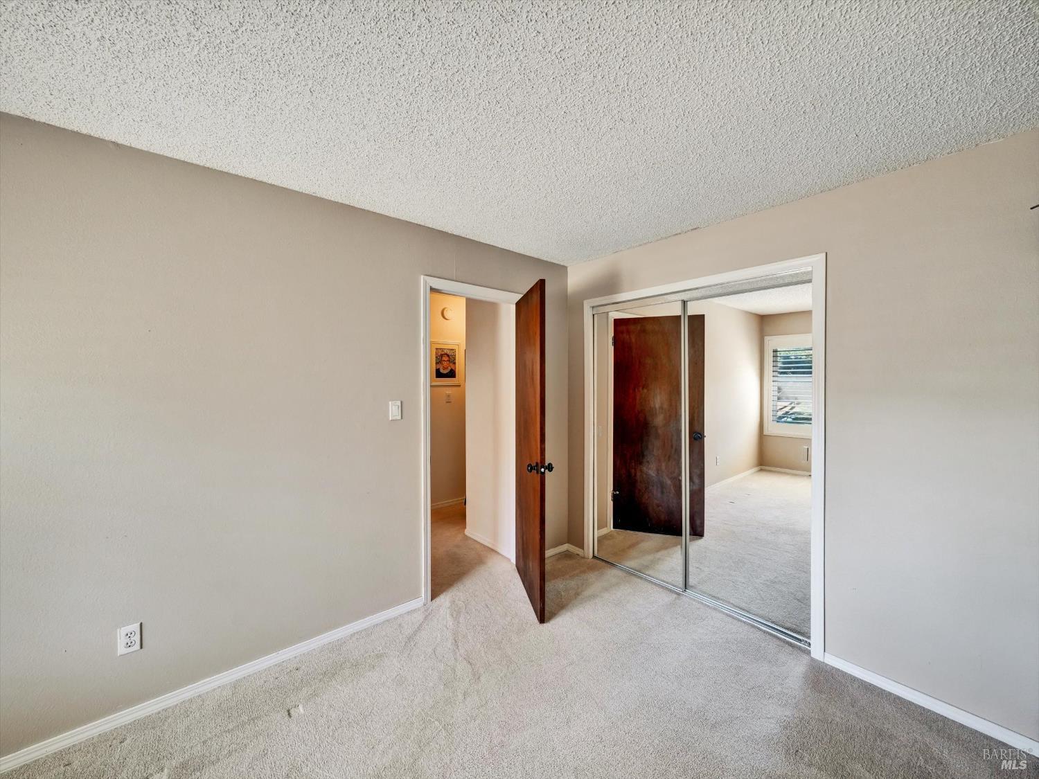 Detail Gallery Image 18 of 35 For 1642 Calavaras Dr, Santa Rosa,  CA 95405 - 3 Beds | 2 Baths