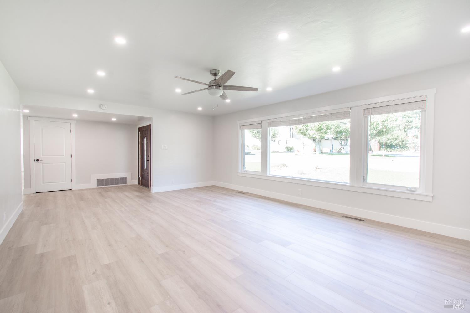 Detail Gallery Image 50 of 64 For 406 El Camino Real Unkn, Vallejo,  CA 94590 - 3 Beds | 2 Baths