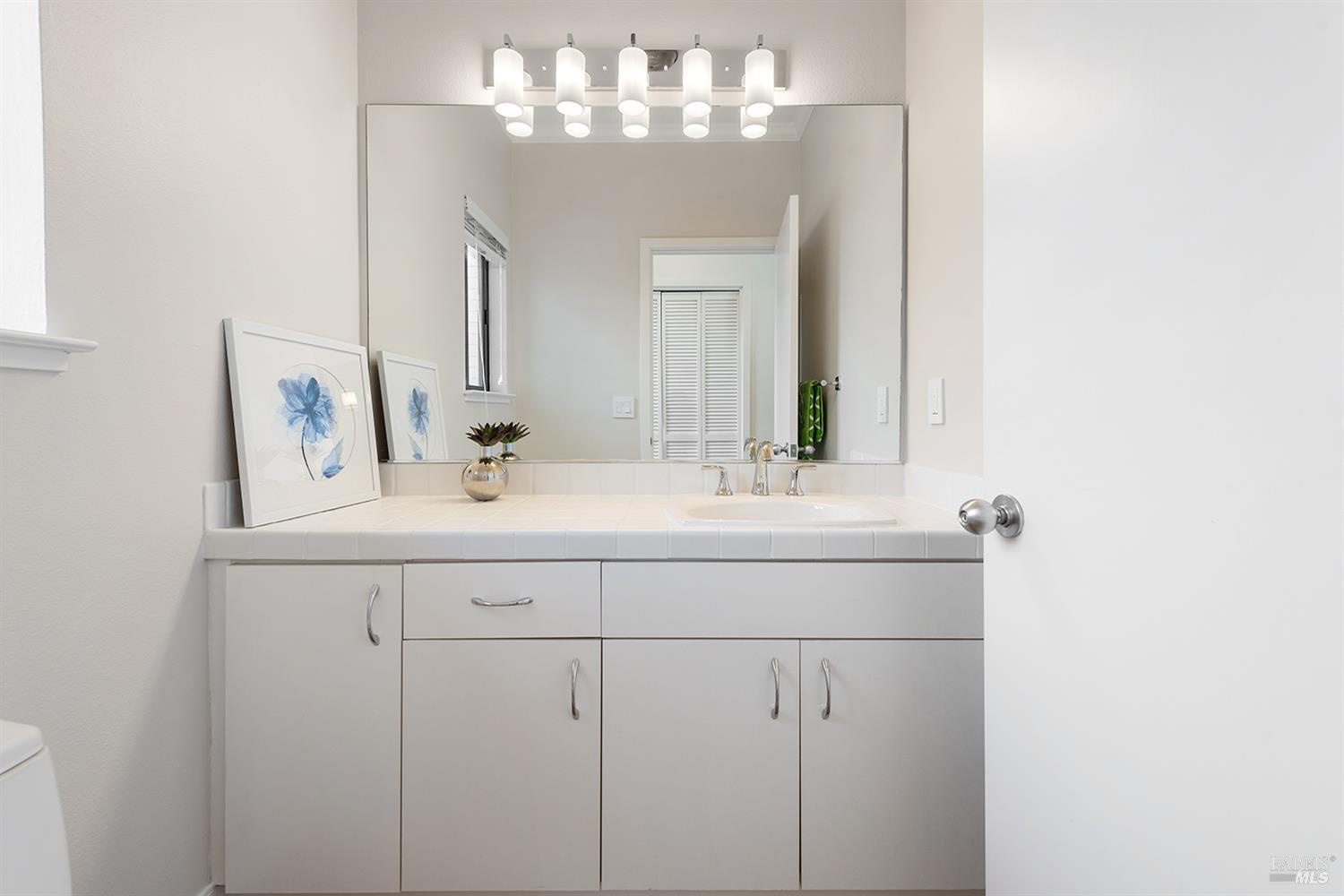 Detail Gallery Image 22 of 49 For 6029 Shelter Bay Ave, Mill Valley,  CA 94941 - 2 Beds | 2/1 Baths