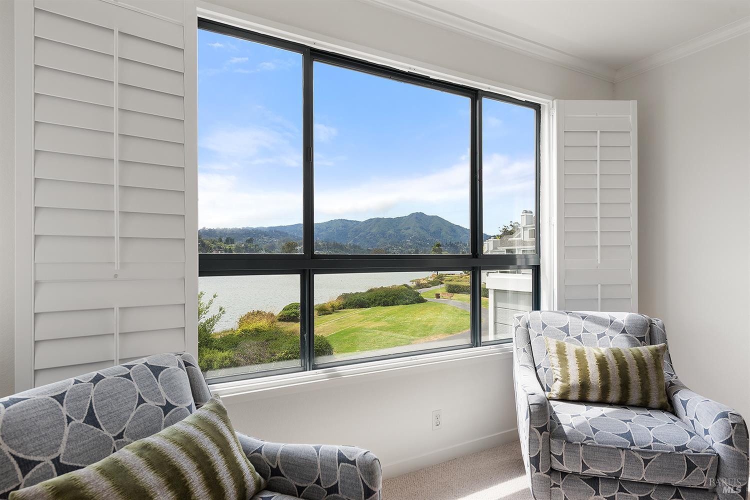 Detail Gallery Image 4 of 49 For 6029 Shelter Bay Ave, Mill Valley,  CA 94941 - 2 Beds | 2/1 Baths