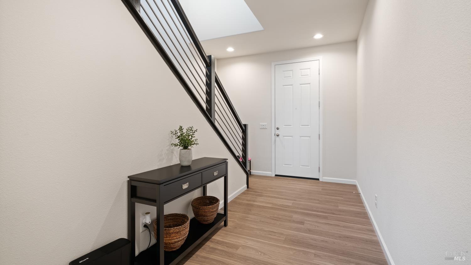 Detail Gallery Image 3 of 30 For 2129 Kingwood Rd, Rohnert Park,  CA 94928 - 3 Beds | 2/1 Baths