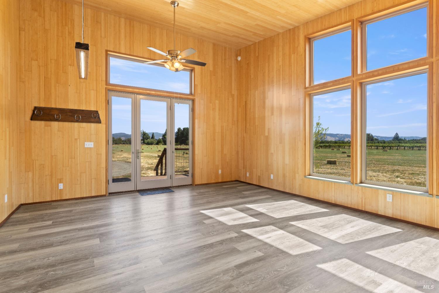 Detail Gallery Image 12 of 75 For 3155 Soda Bay Rd, Lakeport,  CA 95453 - 3 Beds | 2 Baths