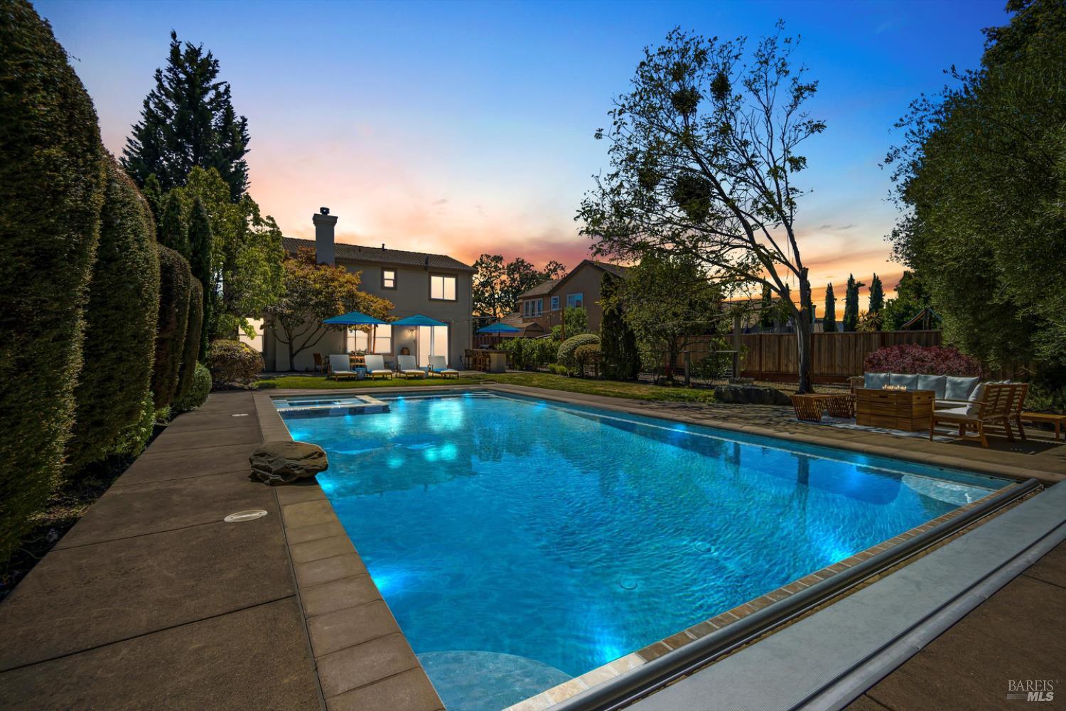 Detail Gallery Image 44 of 55 For 1451 Golf Course Dr, Windsor,  CA 95492 - 4 Beds | 2/1 Baths