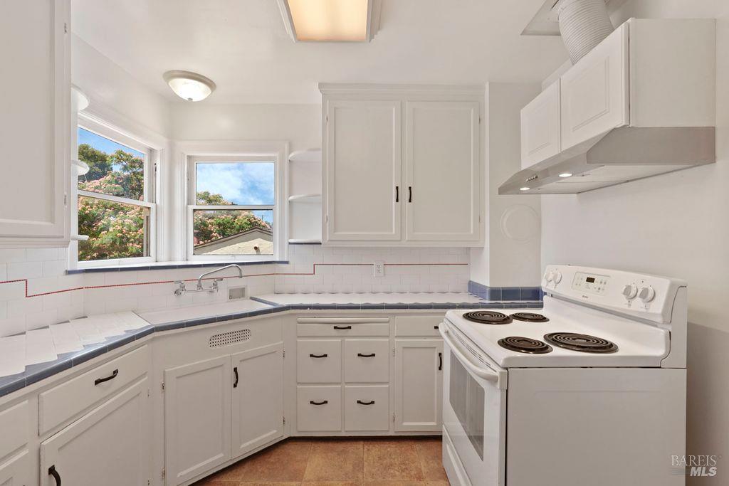 Detail Gallery Image 12 of 41 For 1465 Ohio St, Vallejo,  CA 94590 - 3 Beds | 2 Baths