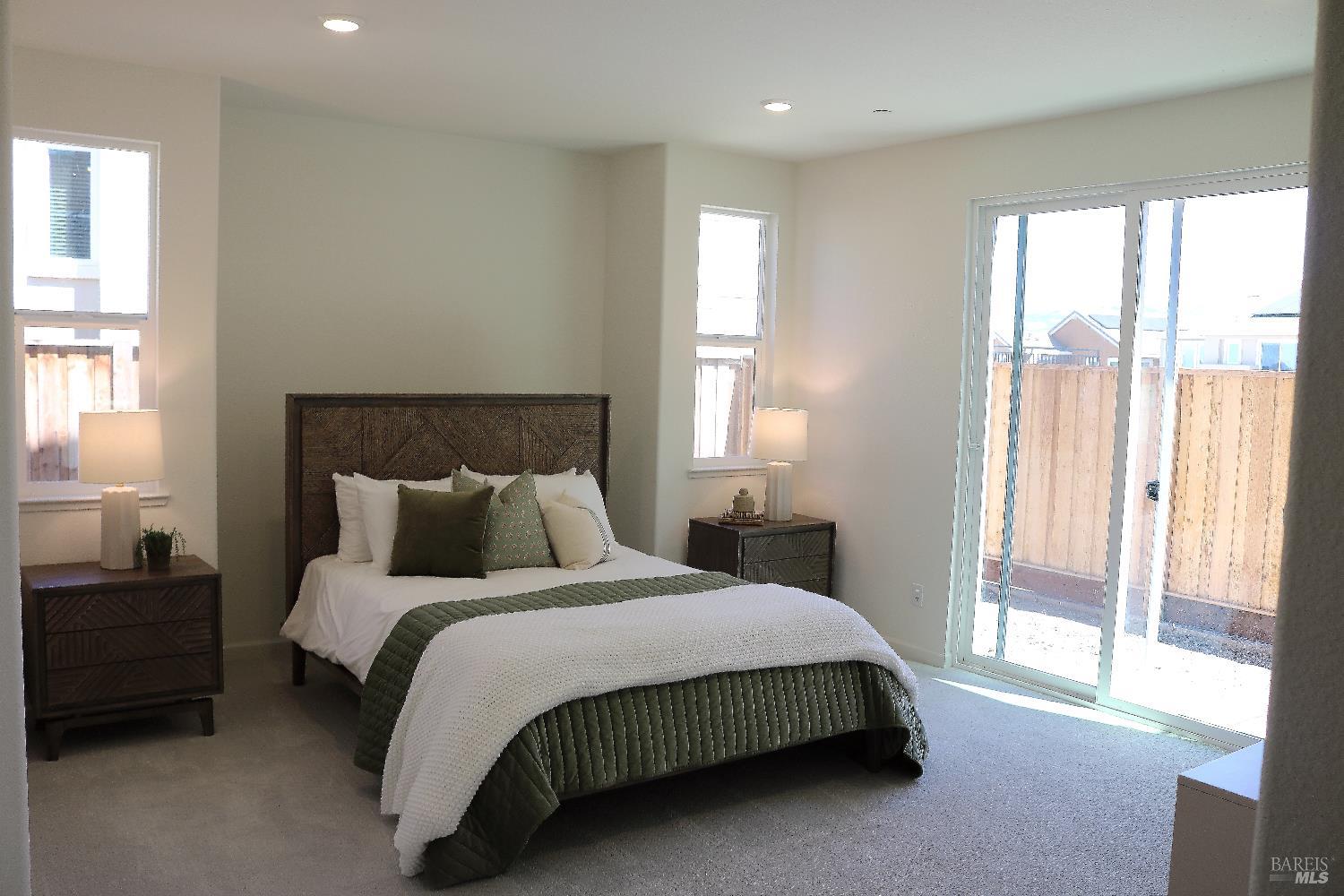 Detail Gallery Image 18 of 32 For 2 Topaz Ct, Petaluma,  CA 94952 - 3 Beds | 3 Baths