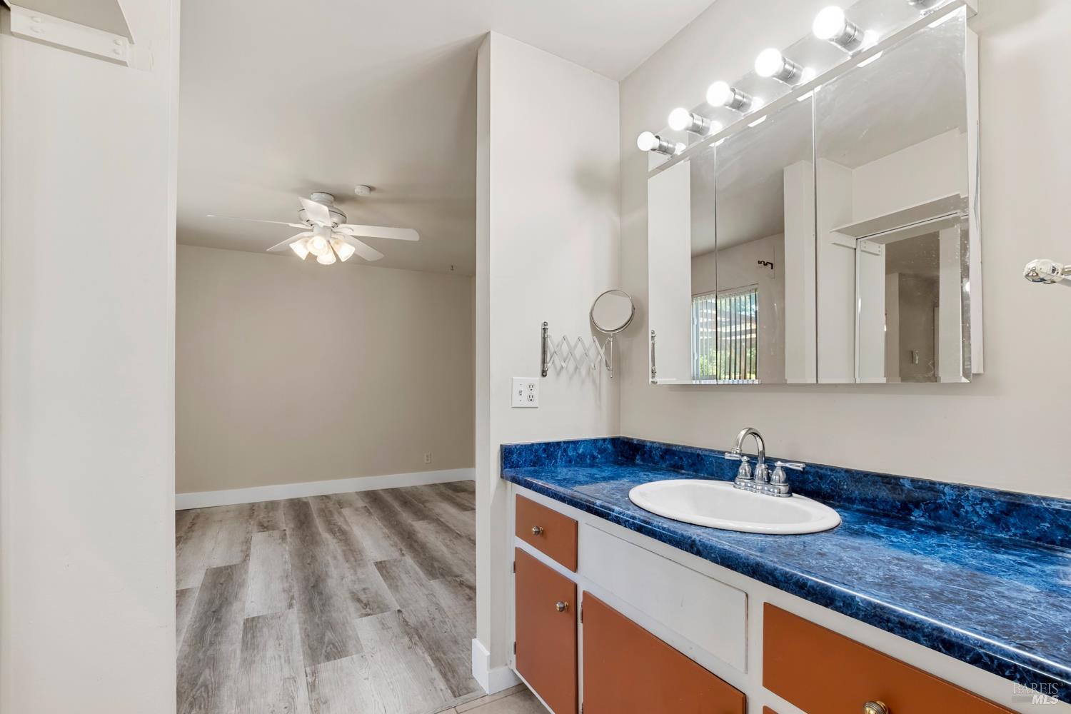 Detail Gallery Image 37 of 56 For 2004 S Terrace Dr, Napa,  CA 94559 - 3 Beds | 2 Baths