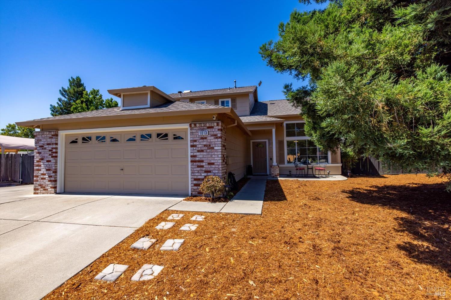 Detail Gallery Image 3 of 78 For 1013 Flint Ct, Vacaville,  CA 95687 - 4 Beds | 3 Baths