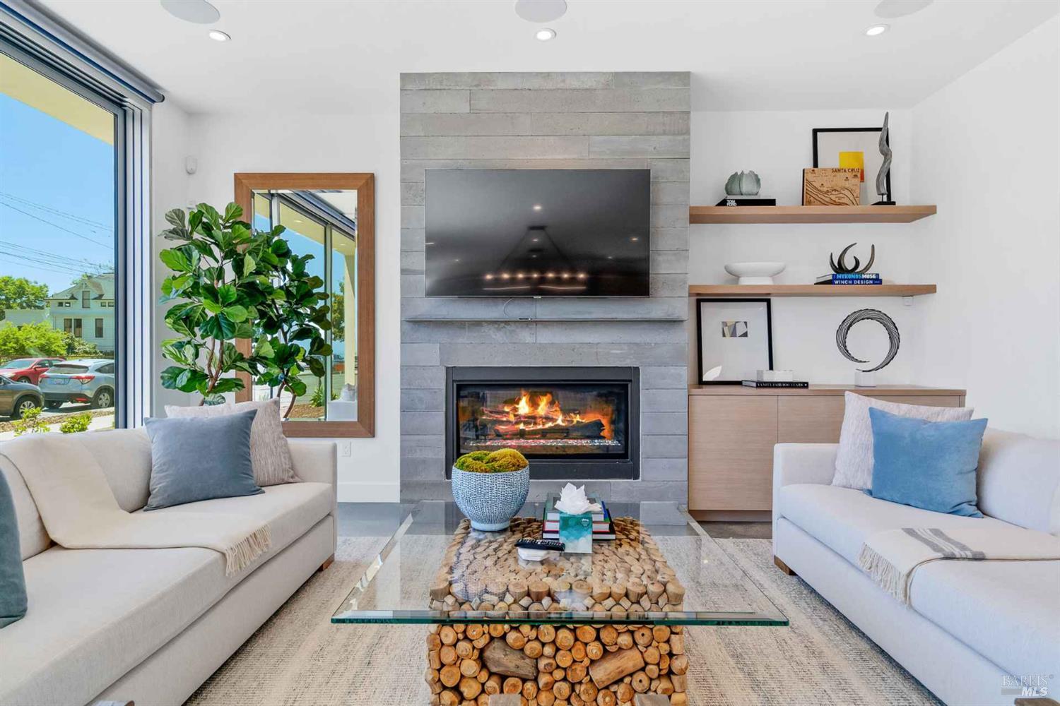 Detail Gallery Image 3 of 35 For 120 Gharkey St, Santa Cruz,  CA 95060 - 5 Beds | 5 Baths