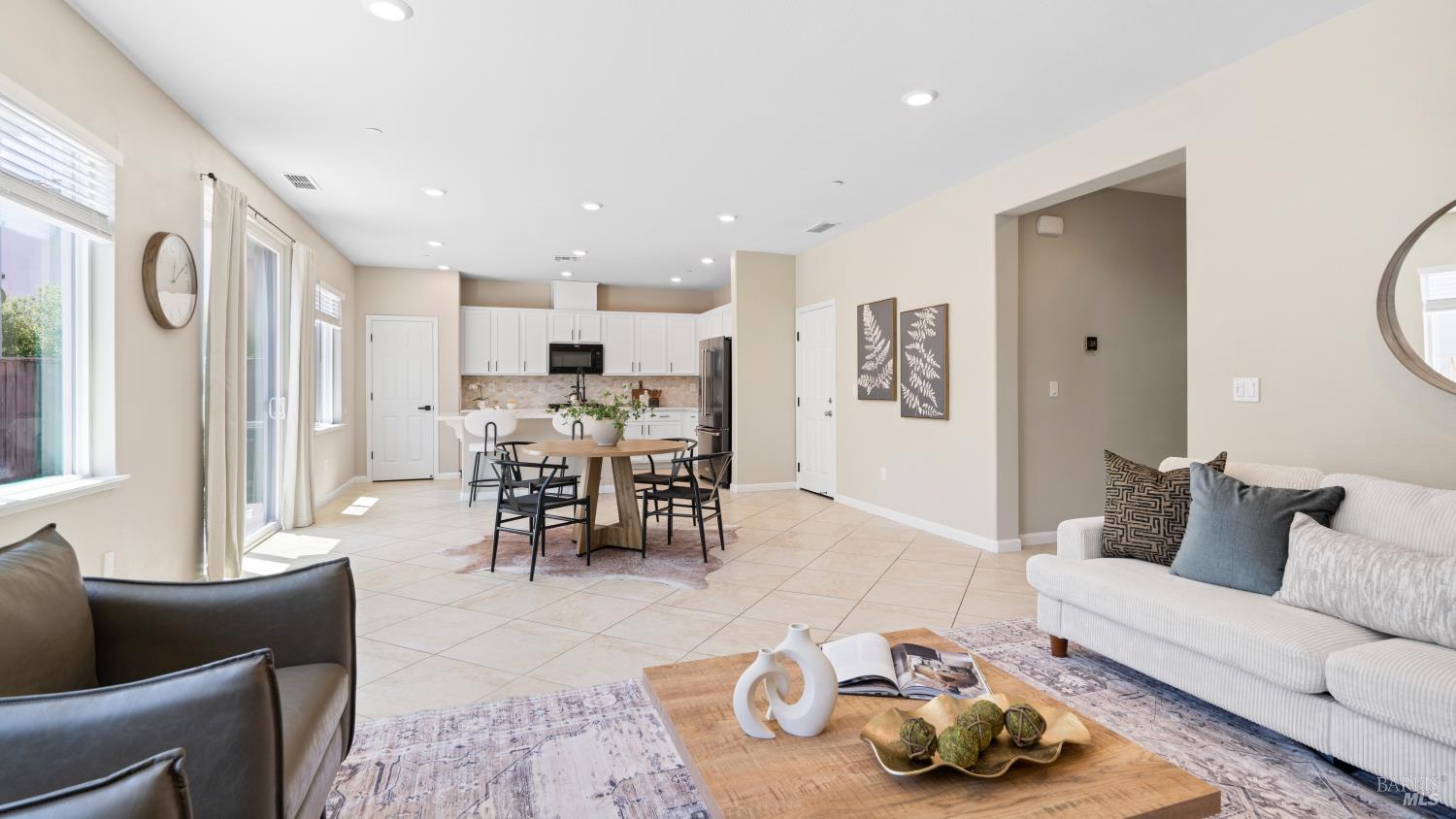 Detail Gallery Image 19 of 42 For 5114 Kolton Pl, Rohnert Park,  CA 94928 - 5 Beds | 2/1 Baths