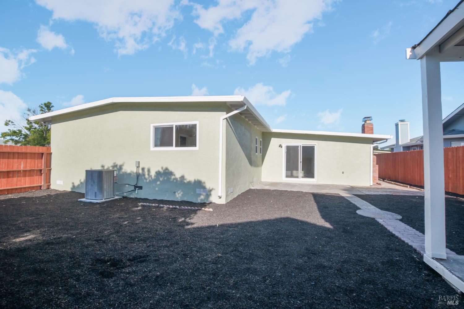 Detail Gallery Image 23 of 26 For 2302 Santa Rosa Dr, Fairfield,  CA 94533 - 3 Beds | 2 Baths