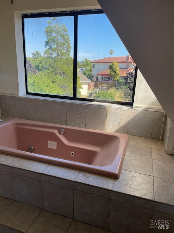 Detail Gallery Image 19 of 29 For 4940 Hilltop Dr, El Sobrante,  CA 94803 - 3 Beds | 2/1 Baths