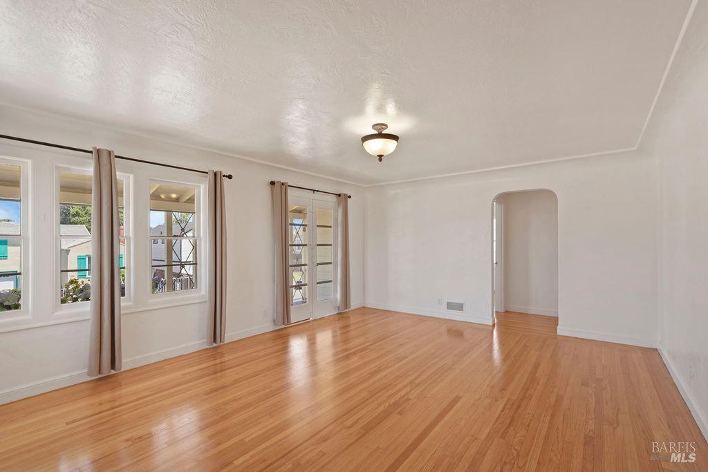 Detail Gallery Image 7 of 41 For 1465 Ohio St, Vallejo,  CA 94590 - 3 Beds | 2 Baths