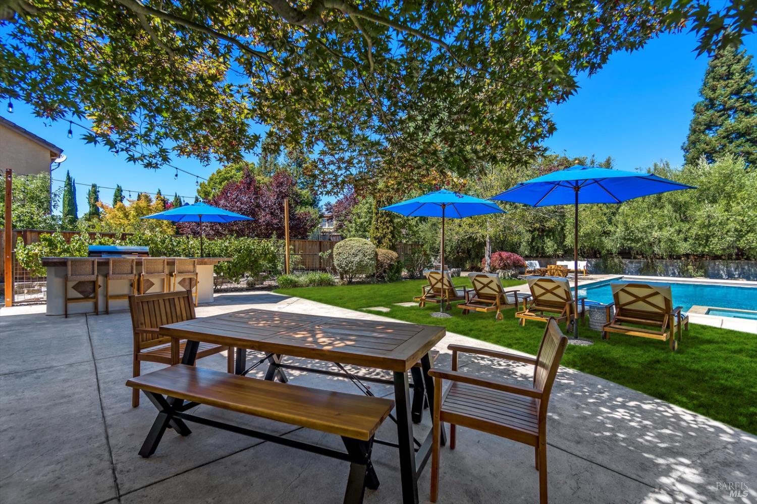 Detail Gallery Image 39 of 55 For 1451 Golf Course Dr, Windsor,  CA 95492 - 4 Beds | 2/1 Baths