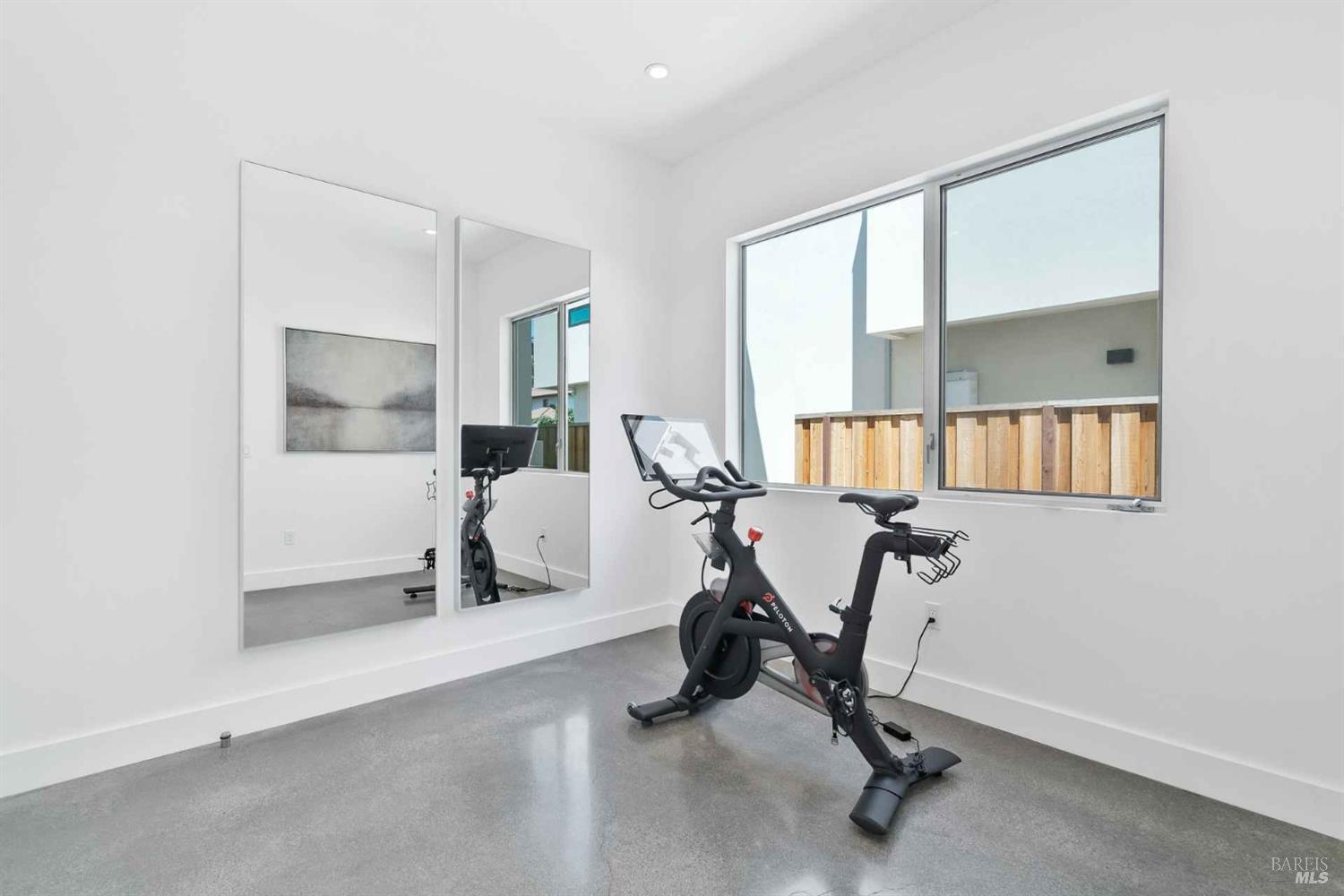 Detail Gallery Image 7 of 35 For 120 Gharkey St, Santa Cruz,  CA 95060 - 5 Beds | 5 Baths