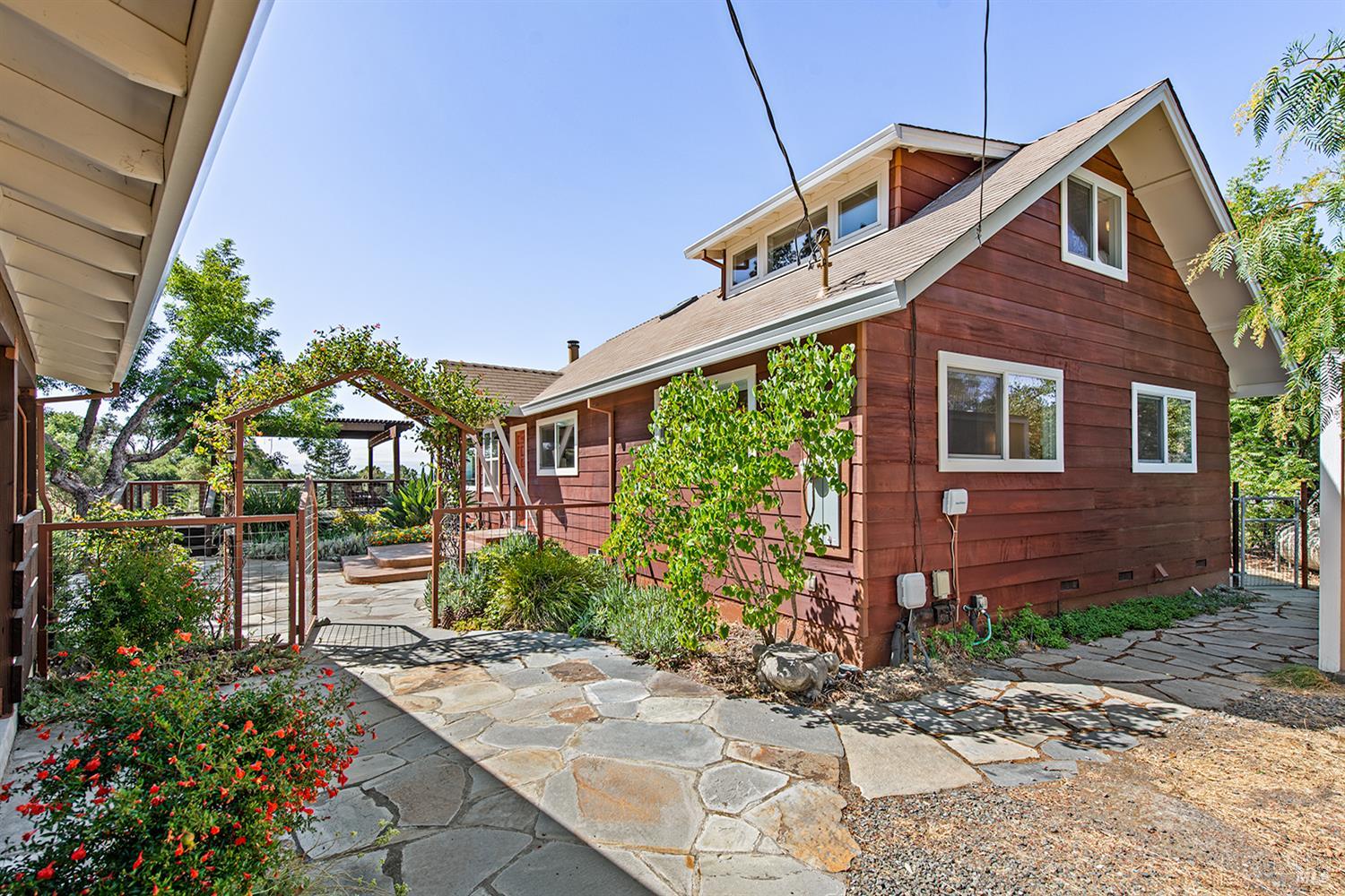 Detail Gallery Image 2 of 54 For 255 Vista View Dr, Cloverdale,  CA 95425 - 2 Beds | 2 Baths