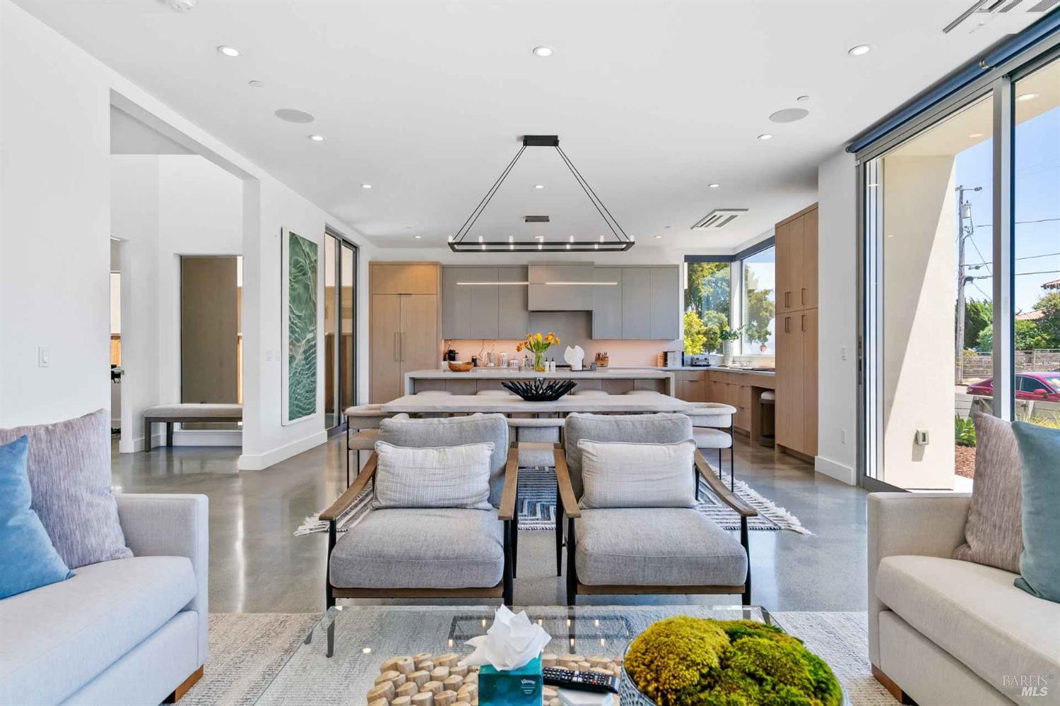 Detail Gallery Image 9 of 35 For 120 Gharkey St, Santa Cruz,  CA 95060 - 5 Beds | 5 Baths