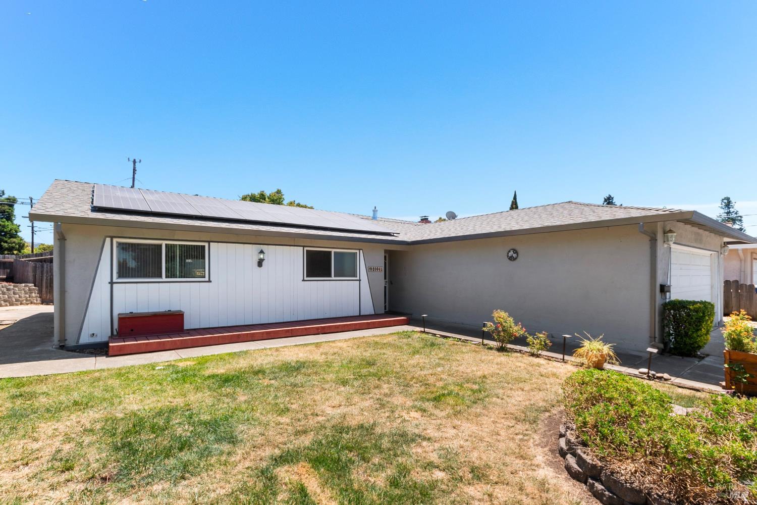 Detail Gallery Image 7 of 56 For 2004 S Terrace Dr, Napa,  CA 94559 - 3 Beds | 2 Baths