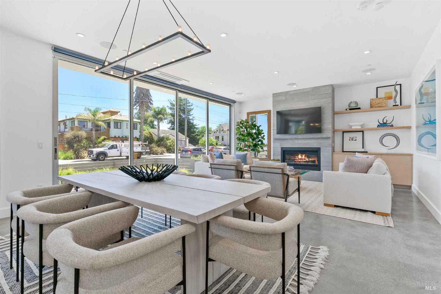 Detail Gallery Image 11 of 35 For 120 Gharkey St, Santa Cruz,  CA 95060 - 5 Beds | 5 Baths