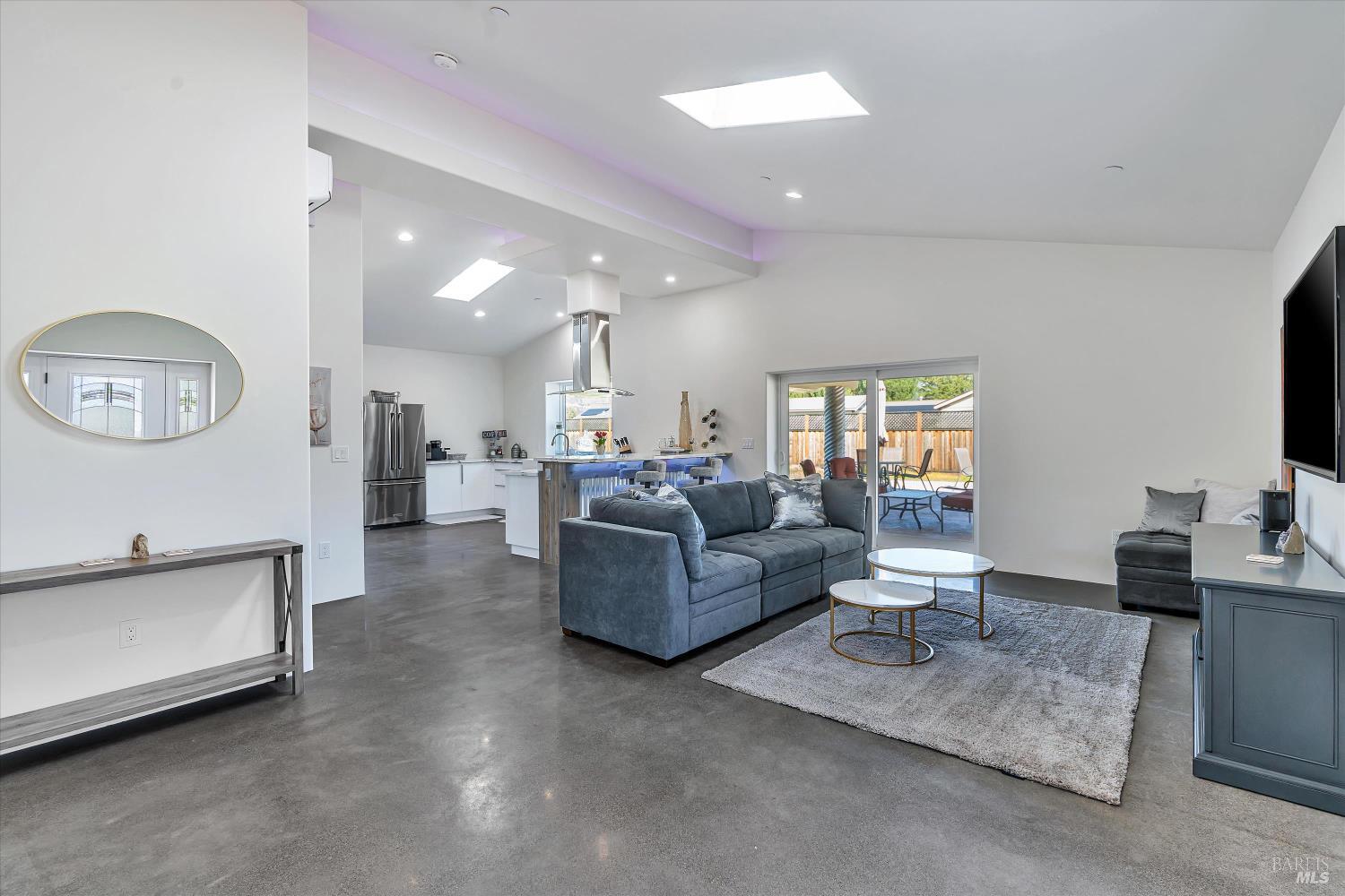 Detail Gallery Image 11 of 30 For 390 Treehaven Ln, Kenwood,  CA 95452 - 2 Beds | 2 Baths