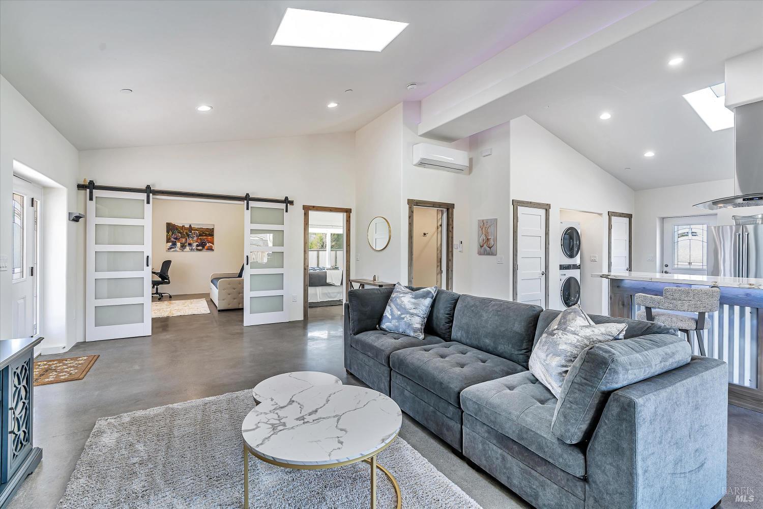 Detail Gallery Image 3 of 30 For 390 Treehaven Ln, Kenwood,  CA 95452 - 2 Beds | 2 Baths