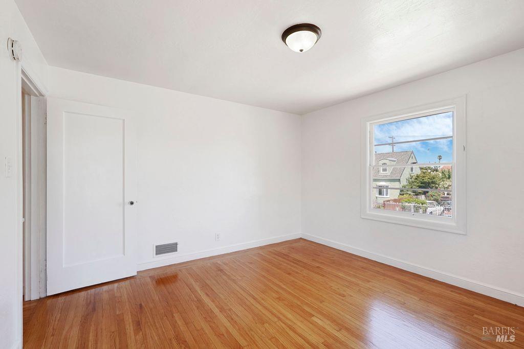 Detail Gallery Image 19 of 41 For 1465 Ohio St, Vallejo,  CA 94590 - 3 Beds | 2 Baths