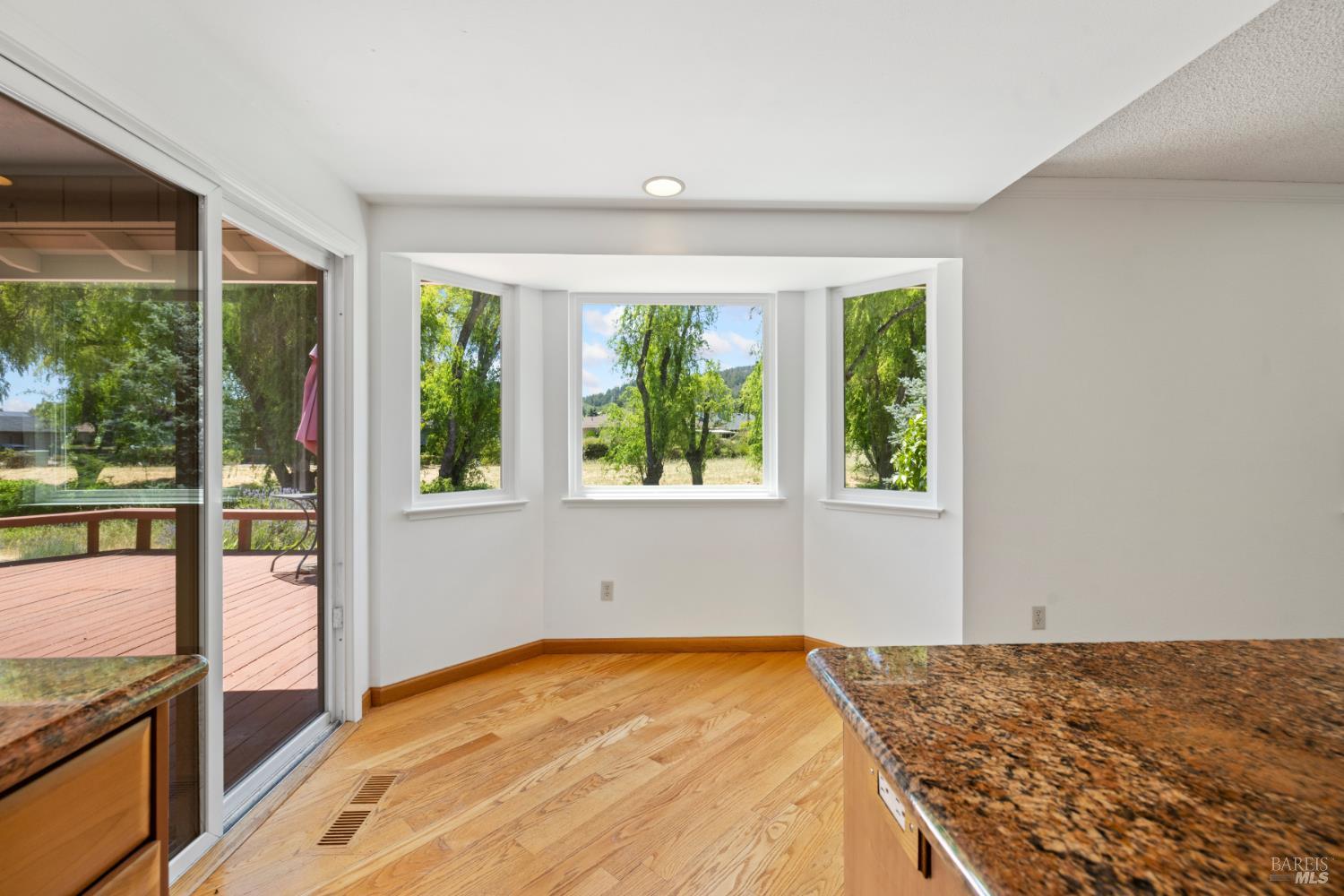Detail Gallery Image 14 of 48 For 8819 Hood Mountain Way, Santa Rosa,  CA 95409 - 3 Beds | 2 Baths