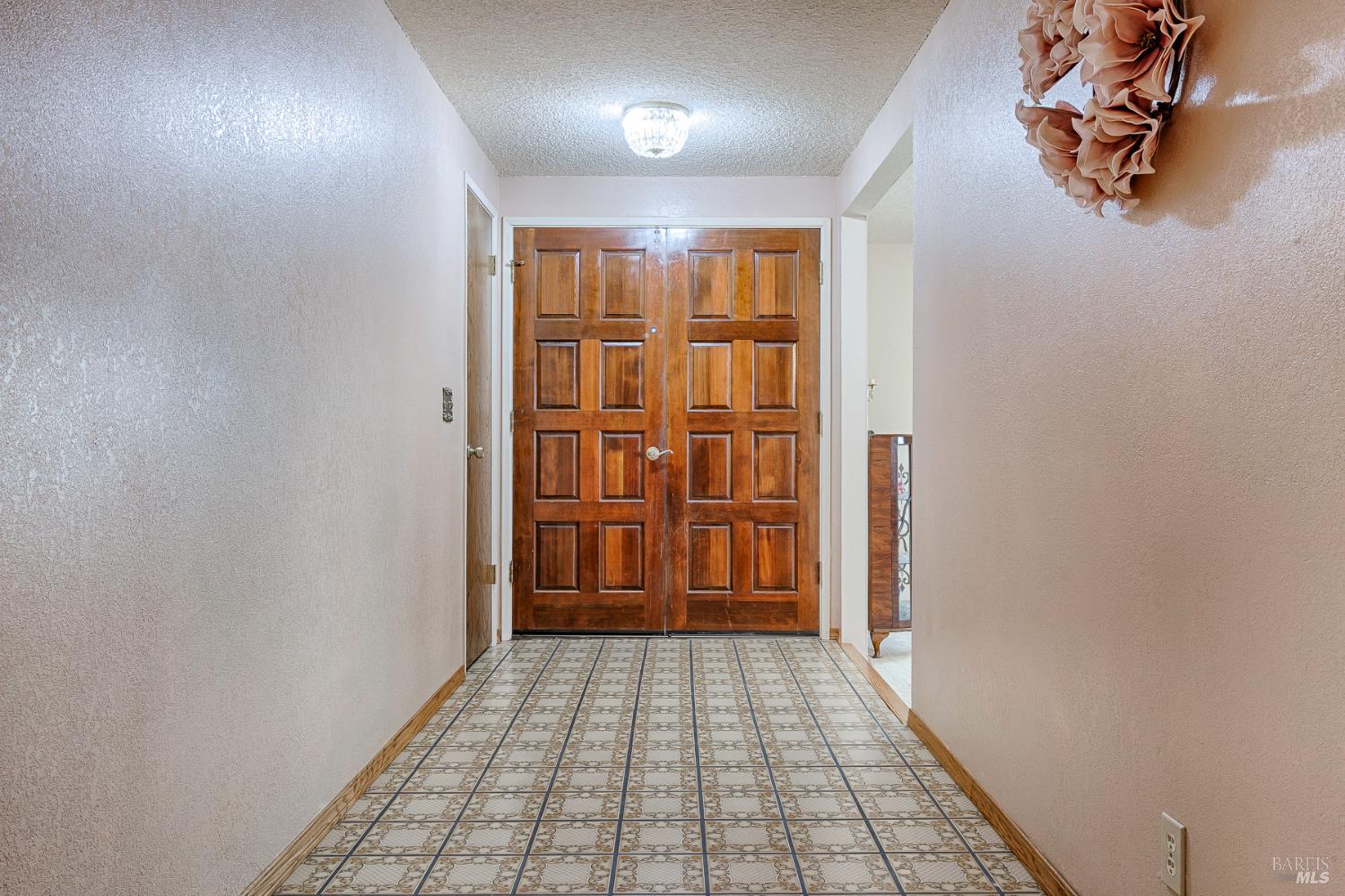 Detail Gallery Image 4 of 50 For 615 Montclair Dr, Santa Rosa,  CA 95409 - 3 Beds | 2 Baths