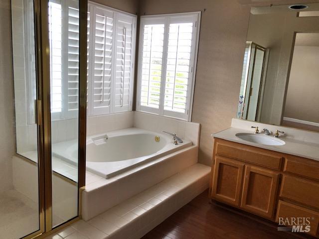 Detail Gallery Image 13 of 28 For 9512 Wellington Cir, Windsor,  CA 95492 - 4 Beds | 3 Baths