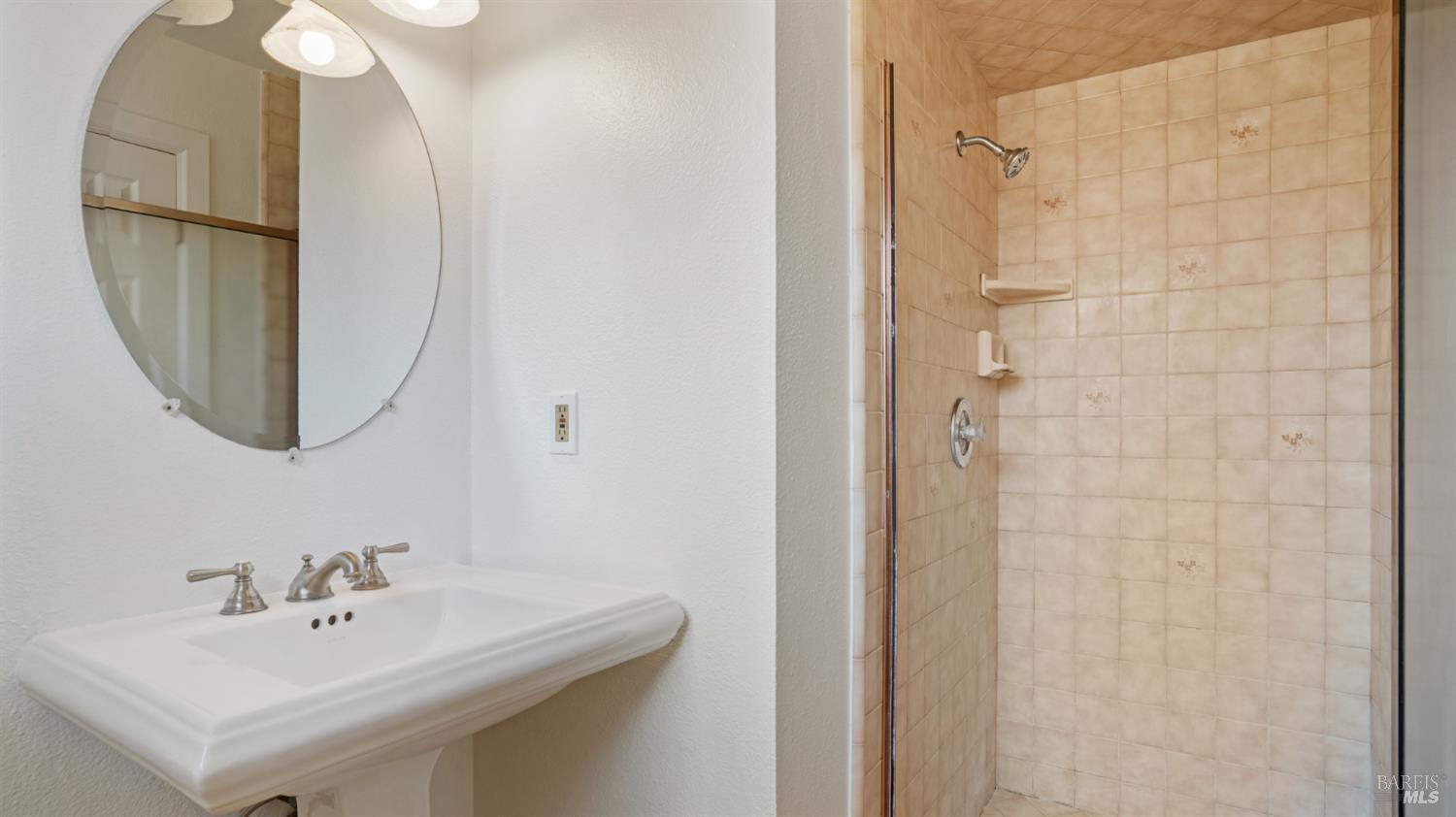 Detail Gallery Image 11 of 24 For 2530 Tachevah Dr, Santa Rosa,  CA 95405 - 3 Beds | 2 Baths