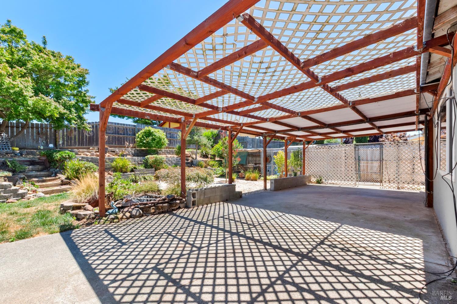 Detail Gallery Image 43 of 56 For 2004 S Terrace Dr, Napa,  CA 94559 - 3 Beds | 2 Baths