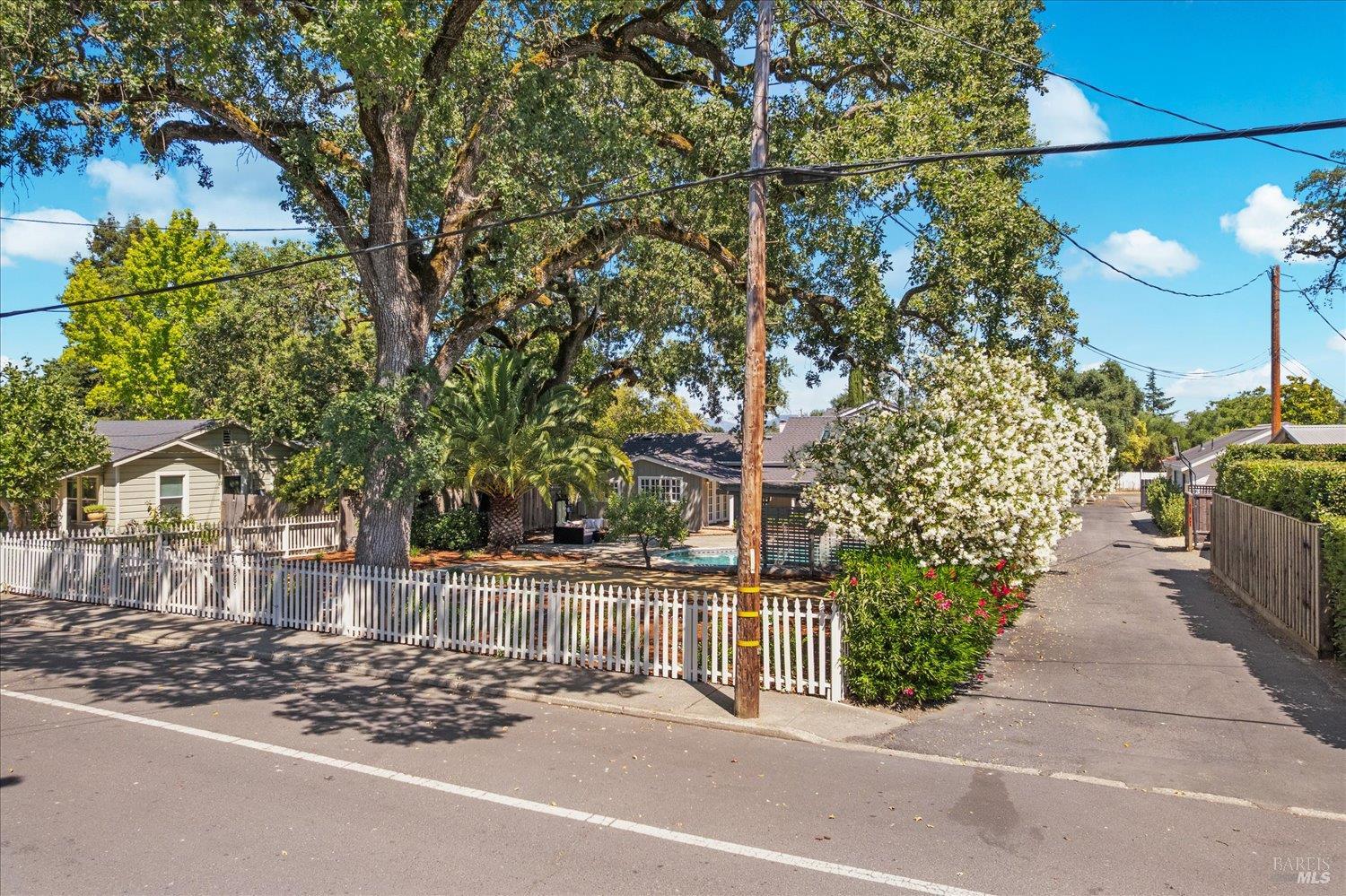 Detail Gallery Image 42 of 47 For 1881 Madrona Ave, Saint Helena,  CA 94574 - 2 Beds | 2/1 Baths